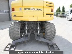 Экскаватор New Holland MH 3.6 2010 года б/у