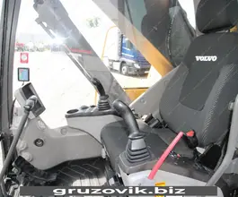 Экскаватор Volvo EC240C LR 2012 года б/у фото 3