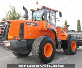 Фронтальный погрузчик Doosan DL300 2015 года б/у