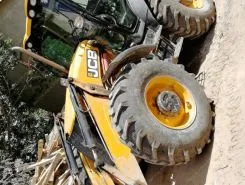 Фронтальный погрузчик JCB 3CX Super 2012 года б/у