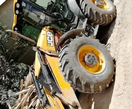 Фронтальный погрузчик JCB 3CX Super 2012 года б/у