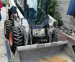 Фронтальный погрузчик Bobcat 530 2013 года б/у