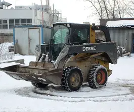 Фронтальный погрузчик John Deere 328 D 2010 года б/у фото 4