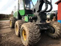 Харвестер John Deere 1270E 2010 года б/у фото 5