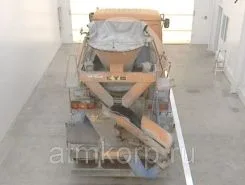 Бульдозер Nissan UD CW53XHH 2002 года б/у фото 3
