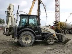 Экскаватор-погрузчик Terex 825 2017 года б/у фото 5