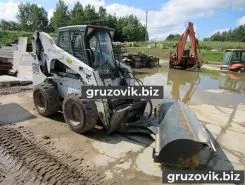 Фронтальный погрузчик Bobcat S300 2010 года б/у фото 3
