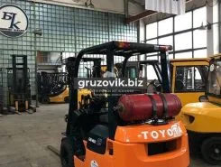 Вилочный погрузчик Toyota 42-7FG18 2004 года б/у фото 3