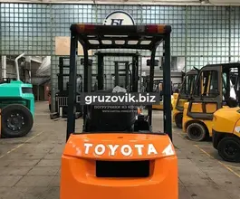 Вилочный погрузчик Toyota 02-7FD18 2005 года б/у фото 3