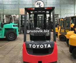 Вилочный погрузчик Toyota 62-8FD15 2007 года б/у фото 5