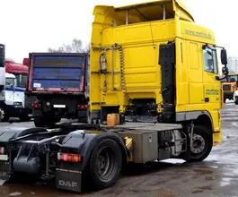Тягач Седельный тягач DAF XF 105 2009 года б/у фото 4