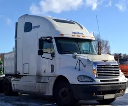 Тягач Седельный тягач Freightliner Columbia 2004 года б/у