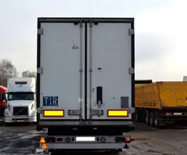 Полуприцеп-рефрижератор Schmitz SKO24 2004 года б/у фото 2