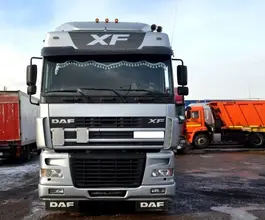 Тягач Седельный тягач DAF XF95 2003 года б/у фото 2