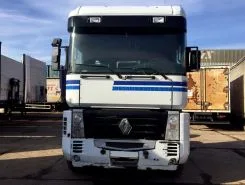 Тягач Седельный тягач Renault Magnum 2002 года б/у