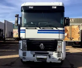 Тягач Седельный тягач Renault Magnum 2002 года б/у