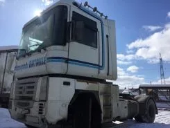 Тягач Седельный тягач Renault Magnum 2002 года б/у фото 3