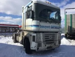Тягач Седельный тягач Renault Magnum 2002 года б/у